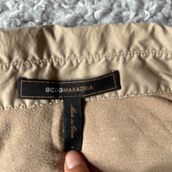 BCBGMAXAZRIA Women’s Tan Button Down Shirt Size Small - Picture 4 of 6